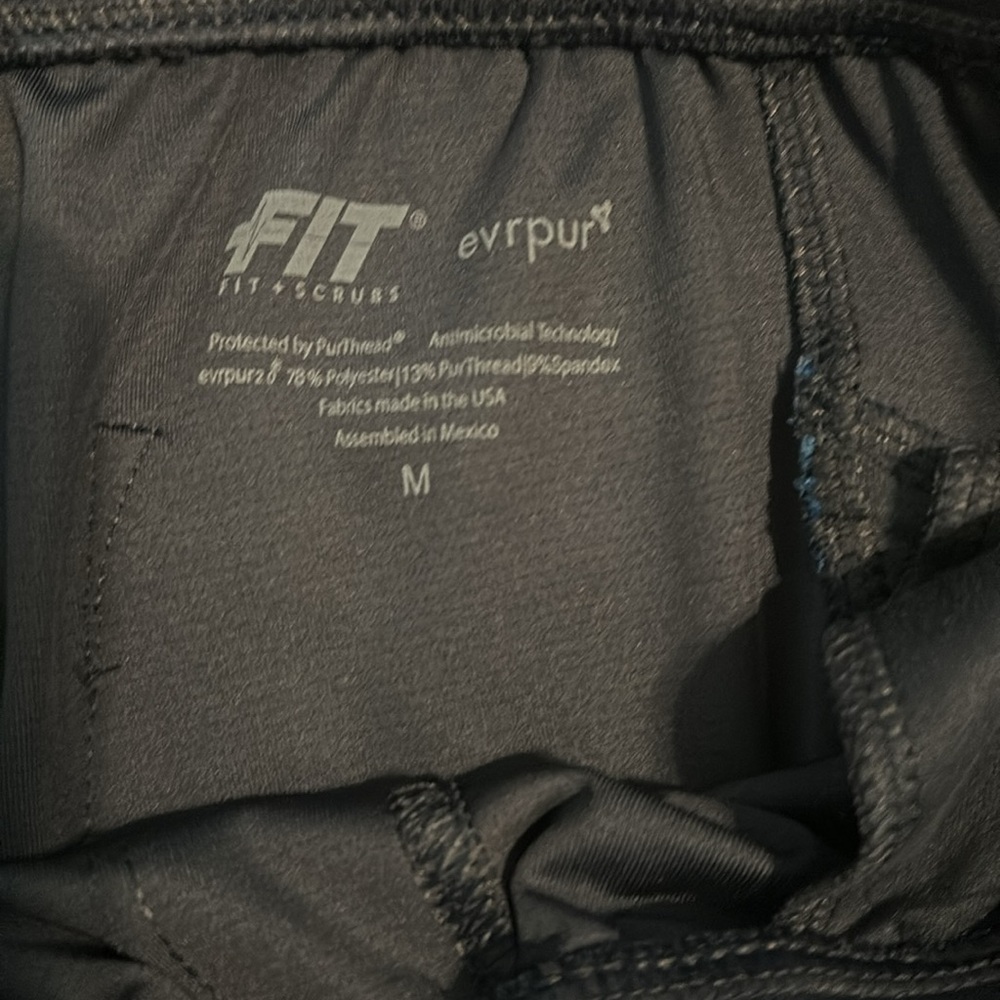 Fit Scrub Set - Picture 4 of 6